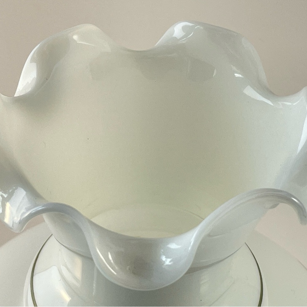 Italian Centrovetro Milk Glass Vase 11" Tall - Picture 12 of 14